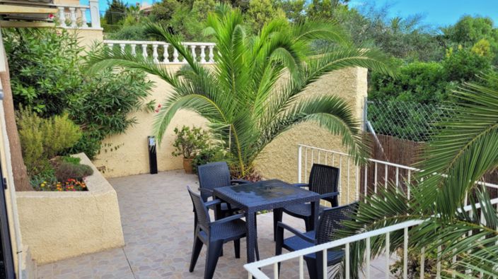 Image No.18-7 Bed Property for sale