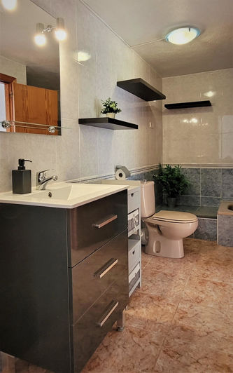 Image No.34-7 Bed Property for sale