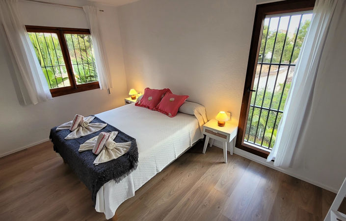 Image No.39-7 Bed Property for sale