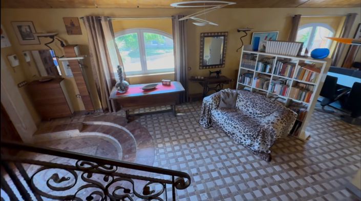 Image No.14-6 Bed Property for sale