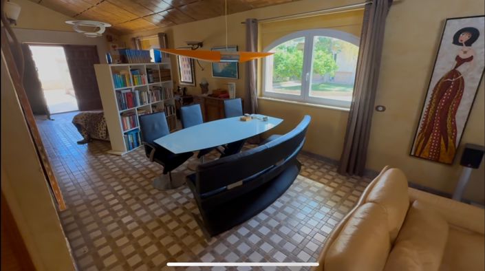 Image No.15-6 Bed Property for sale