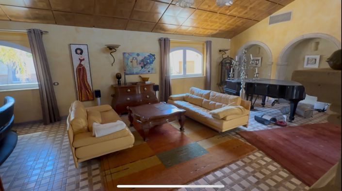 Image No.16-6 Bed Property for sale