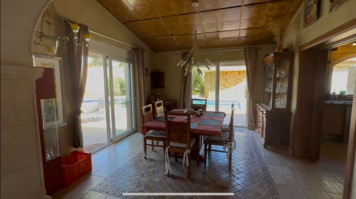 Image No.19-6 Bed Property for sale