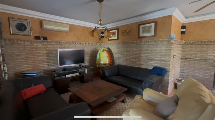 Image No.25-6 Bed Property for sale