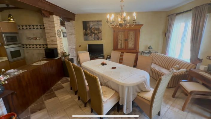 Image No.37-6 Bed Property for sale