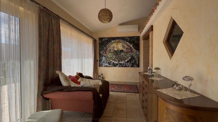 Image No.38-6 Bed Property for sale