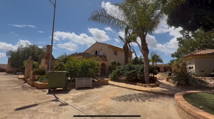 Image No.41-6 Bed Property for sale