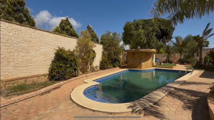 Image No.7-6 Bed Property for sale