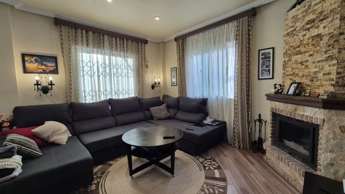 Image No.3-3 Bed Property for sale