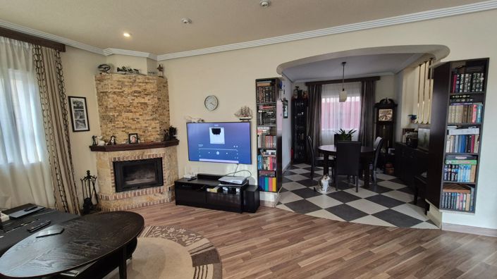 Image No.6-3 Bed Property for sale