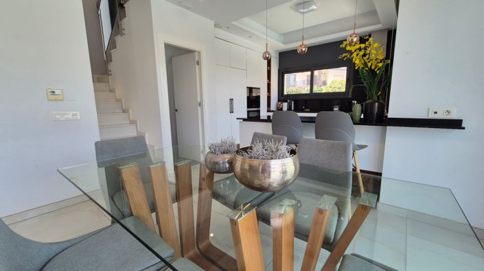 Image No.17-4 Bed Property for sale