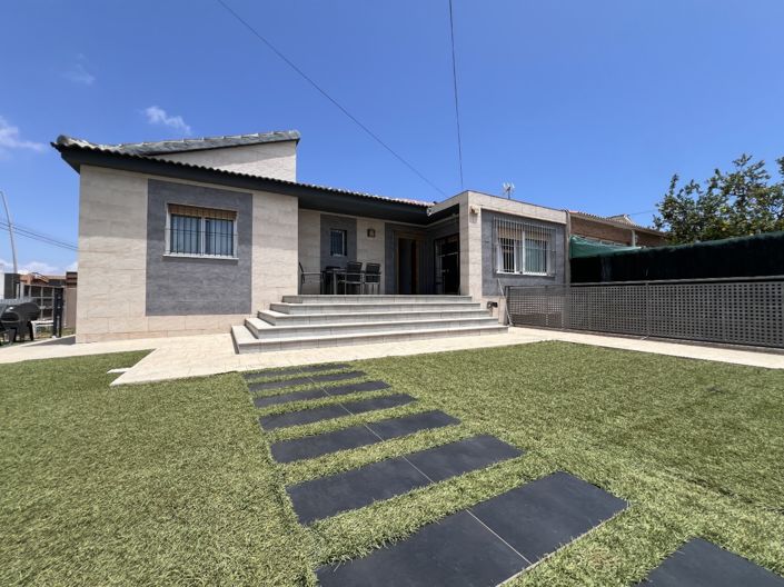 Image No.2-3 Bed House for sale