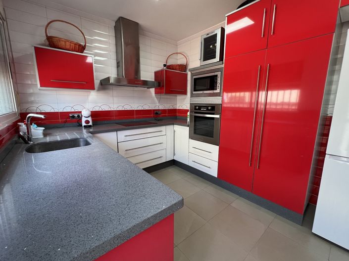 Image No.15-3 Bed House for sale