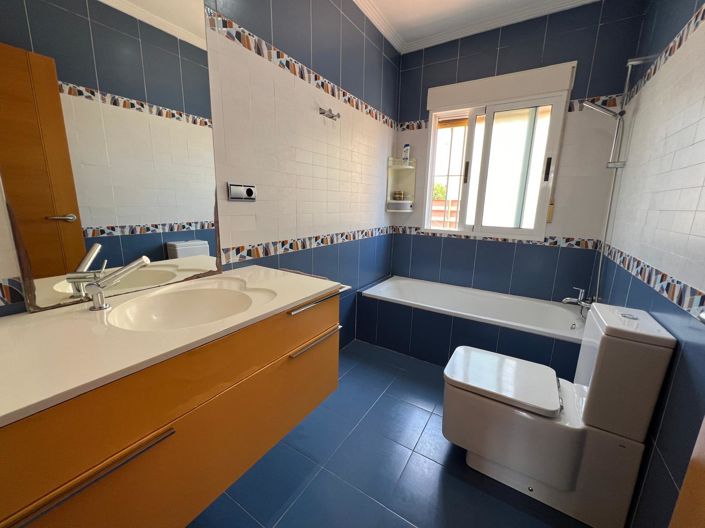 Image No.27-3 Bed House for sale