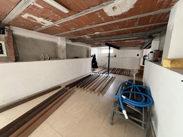 Image No.32-3 Bed House for sale