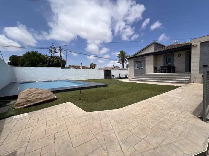 Image No.33-3 Bed House for sale