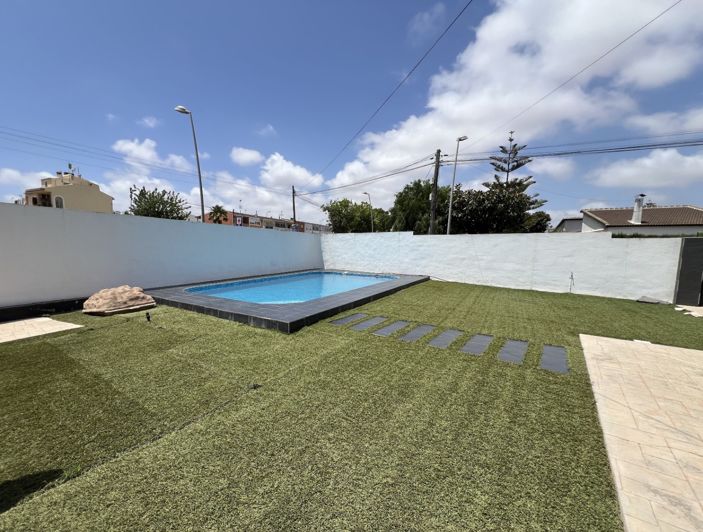 Image No.6-3 Bed House for sale