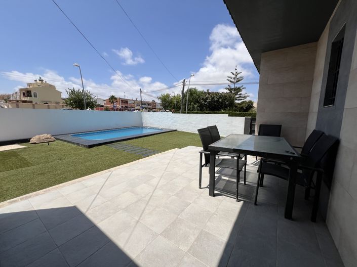 Image No.7-3 Bed House for sale