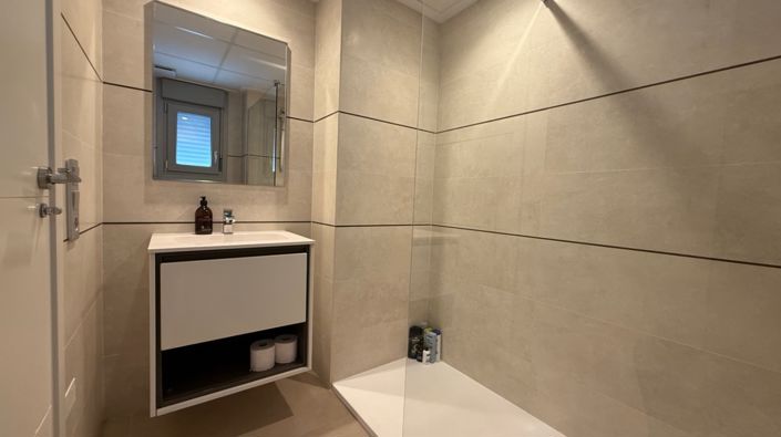 Image No.23-3 Bed Property for sale