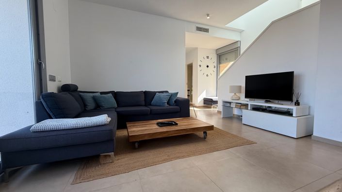 Image No.5-3 Bed Property for sale