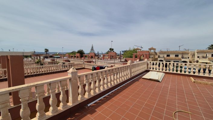 Image No.12-2 Bed Property for sale